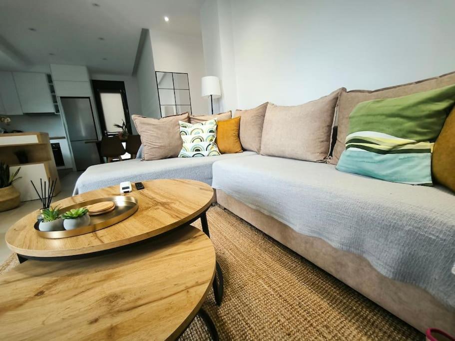 Floral Home 2 - 1St Floor Apt With Private Parking! Atenas Exterior foto